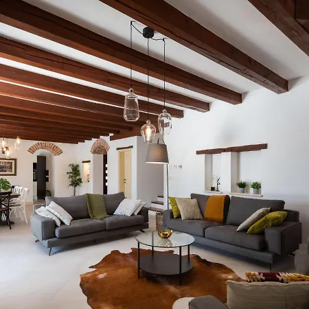 Leonida By Interhome