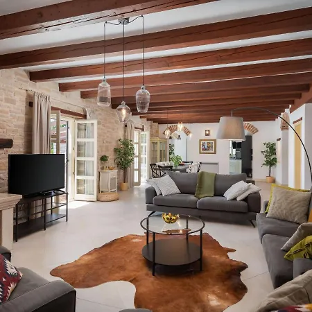 Leonida By Interhome Tinjan